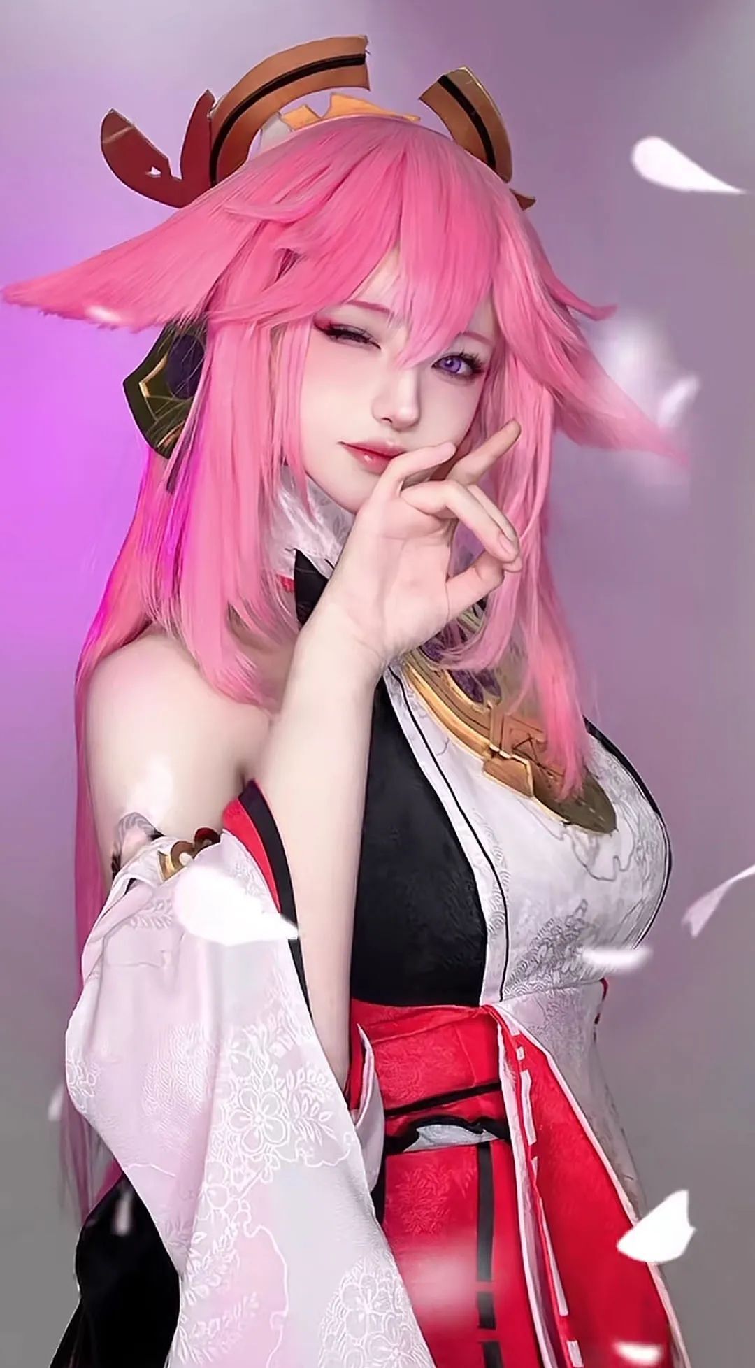 原神cos：白丝+护士服，刻晴超萌！女仆甘雨，神子黑纱裙美爆了！泳装申鹤，女仆雷神让人无法抵抗！