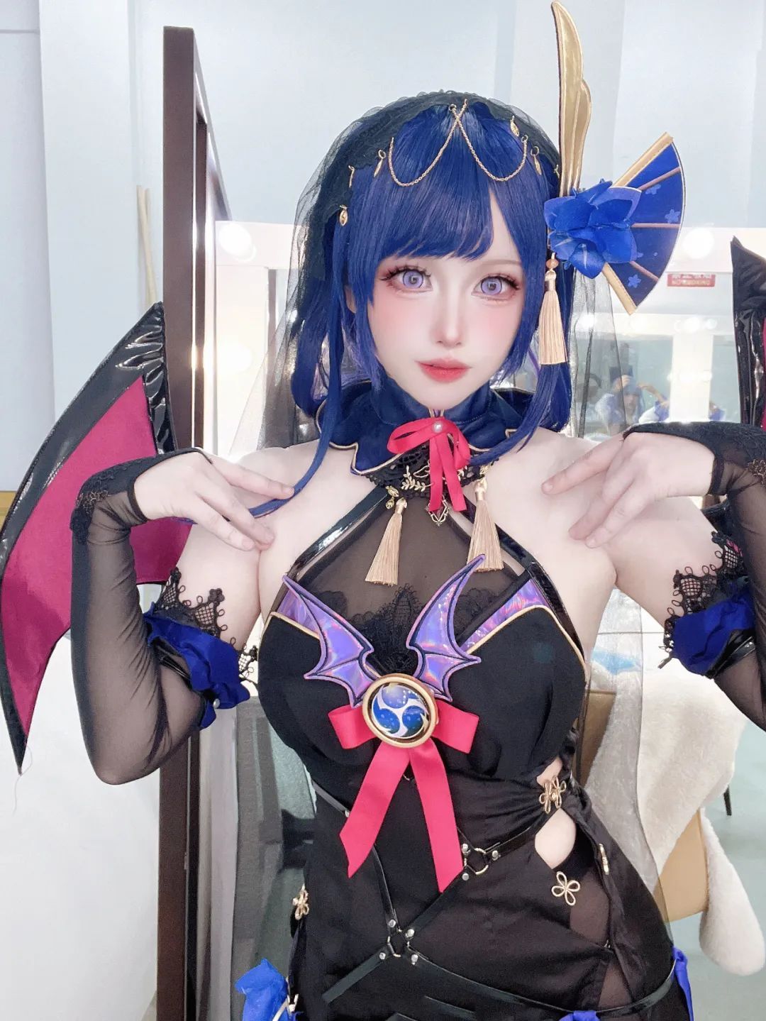 原神cos：白丝+制服，刻晴超可爱！旗袍甘雨秀出好身材！黑色纱裙神子太漂亮了！女仆申鹤真的好温柔！