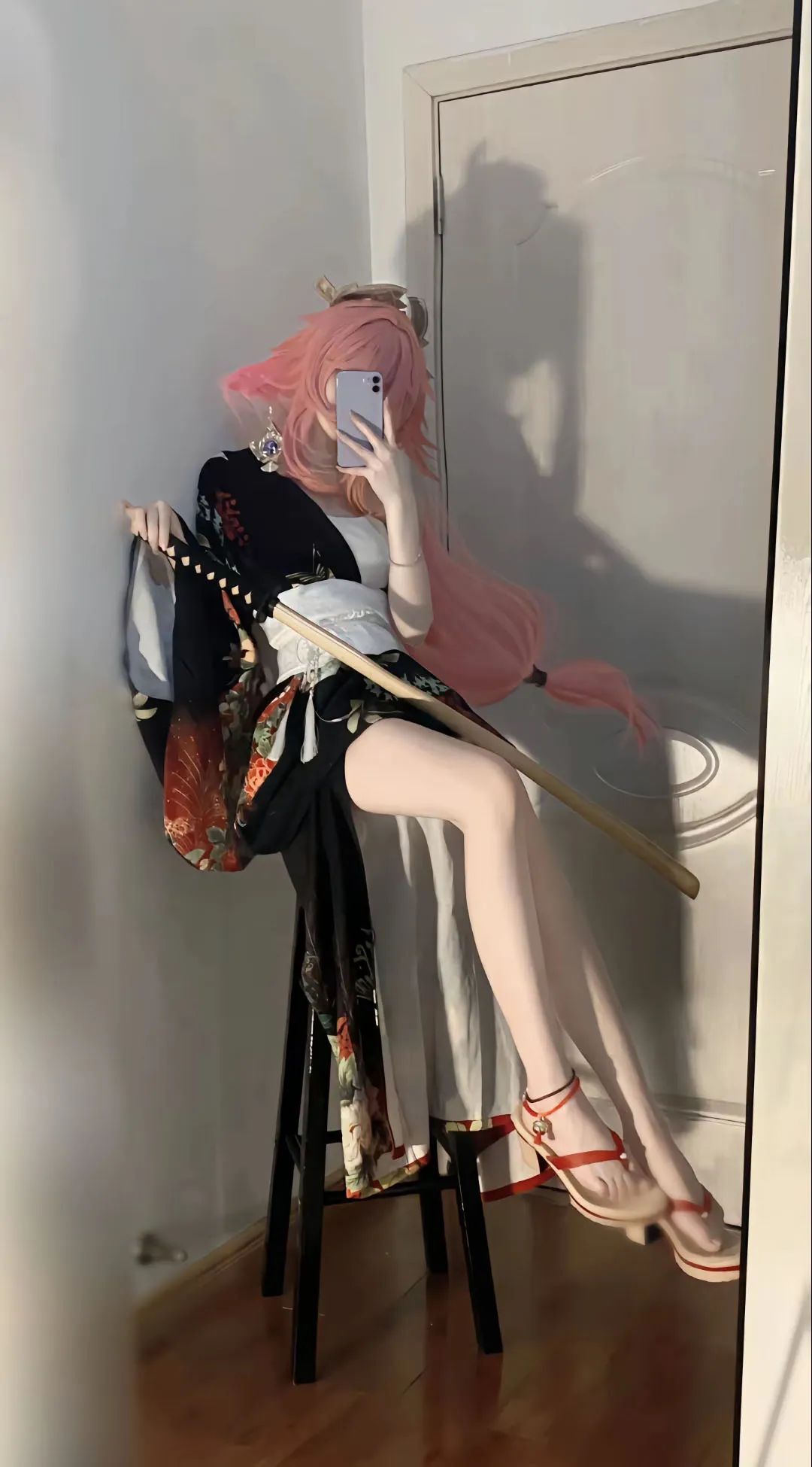 原神cos：白丝+婚纱，新娘甘雨太漂亮了！温泉里的绫华，勒肉黑丝申鹤让人狂喜！见过恶魔装的胡桃吗？