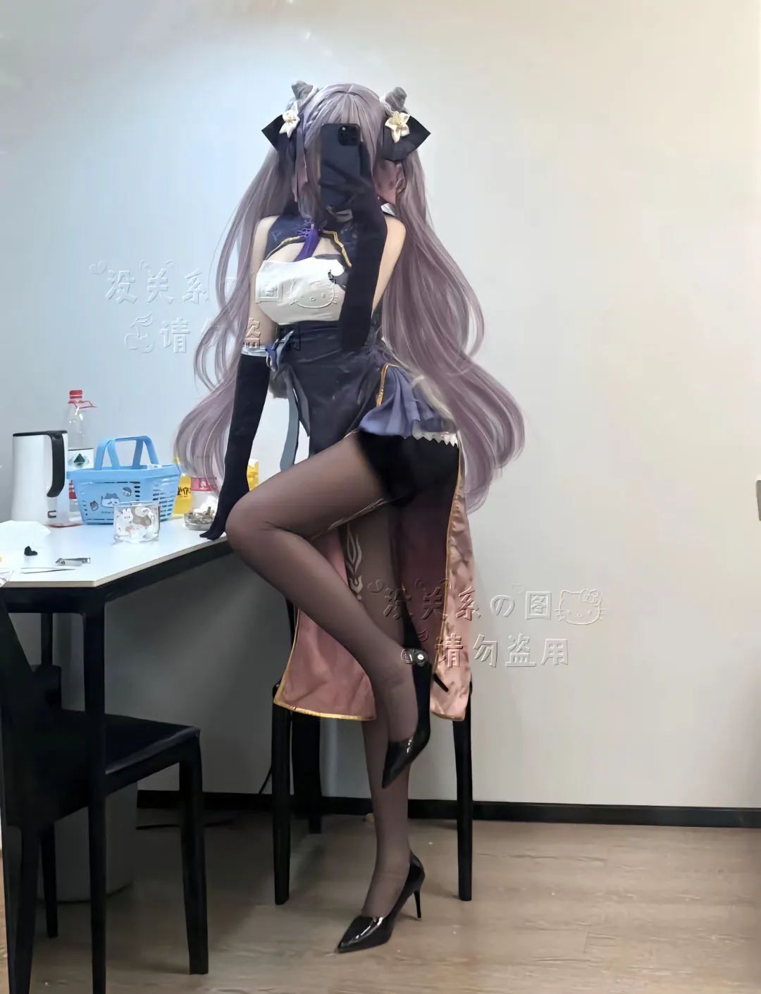 原神cos：黑丝+紧身衣，车模申鹤太顶级了！女仆刻晴甘雨双倍快乐！猫耳雷神也太萌了吧？
