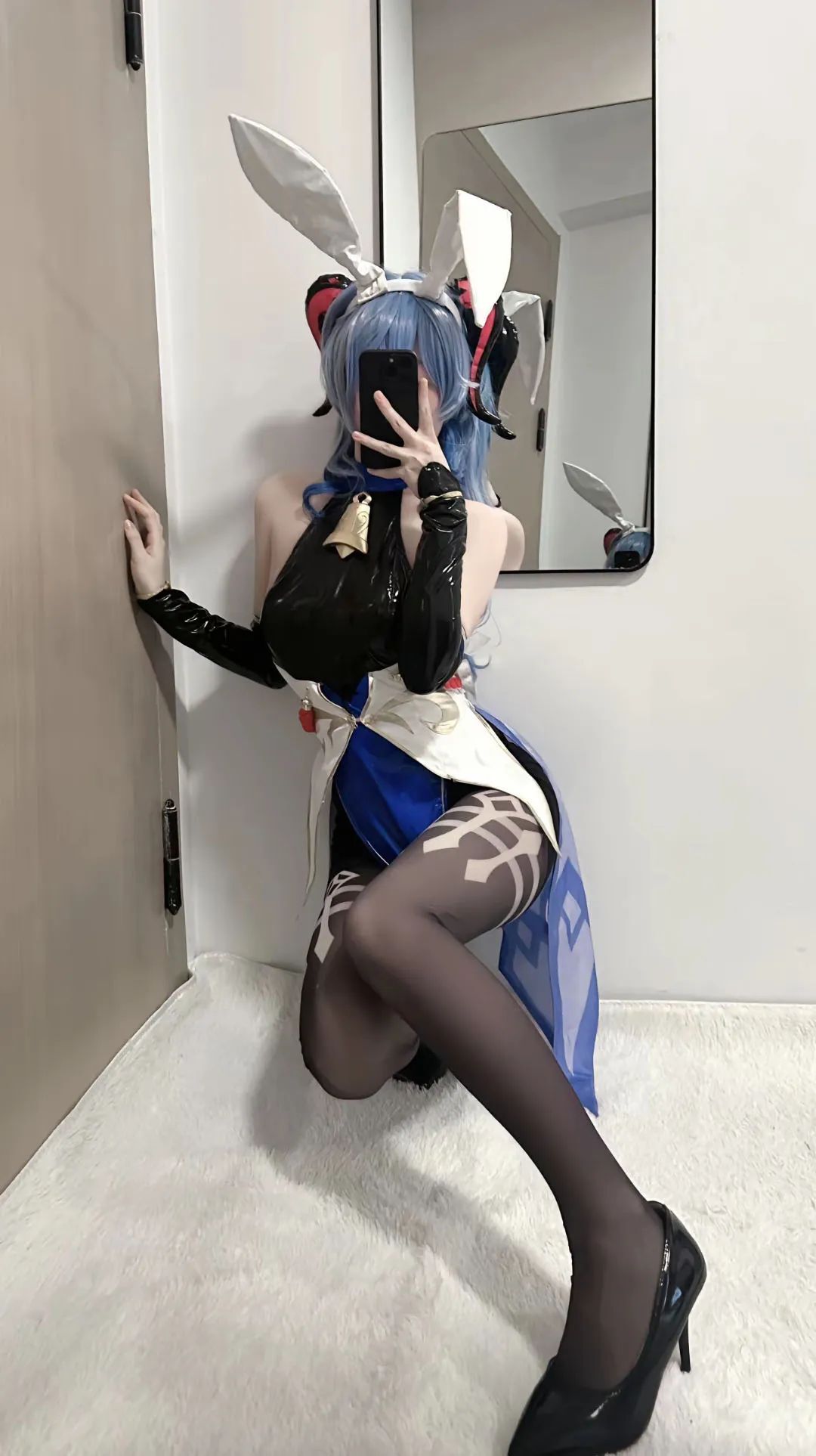 原神cos：黑丝+皮鞭，雷神化身搜查官！兔女郎甘雨太魅惑了！水手服绫华，单边白丝神子让人狂喜！