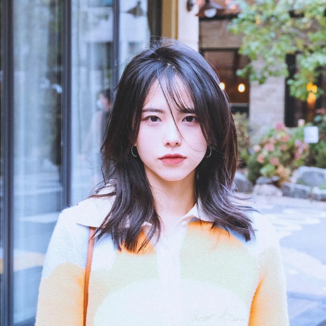 韩国模特具恩英，气质温婉如春风