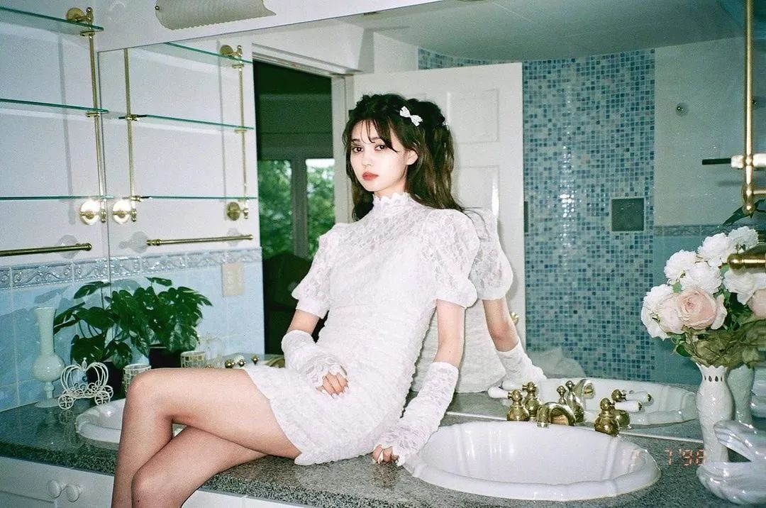 混血模特村上爱花，日式甜美酷GIRL穿搭模板