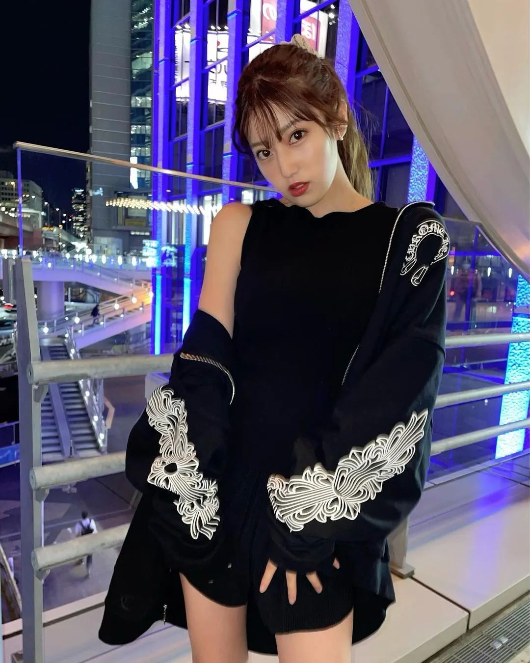 INS美女 | 日本网红模特夏木，完美曲线，高挑身姿