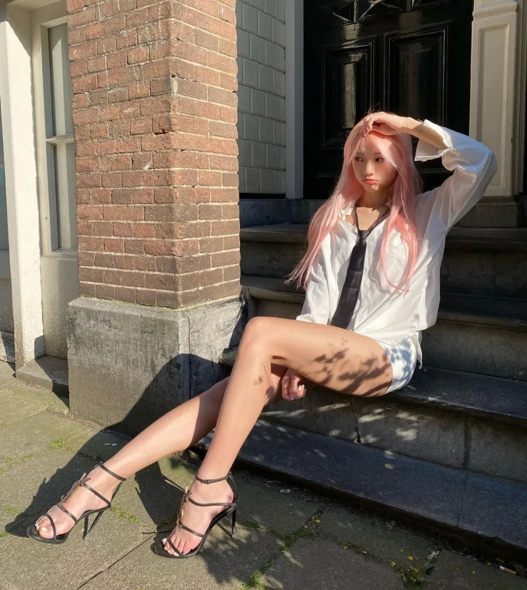 INS美女 | 中越混血的荷兰模特Van Le，揉合中西特色的小姐姐