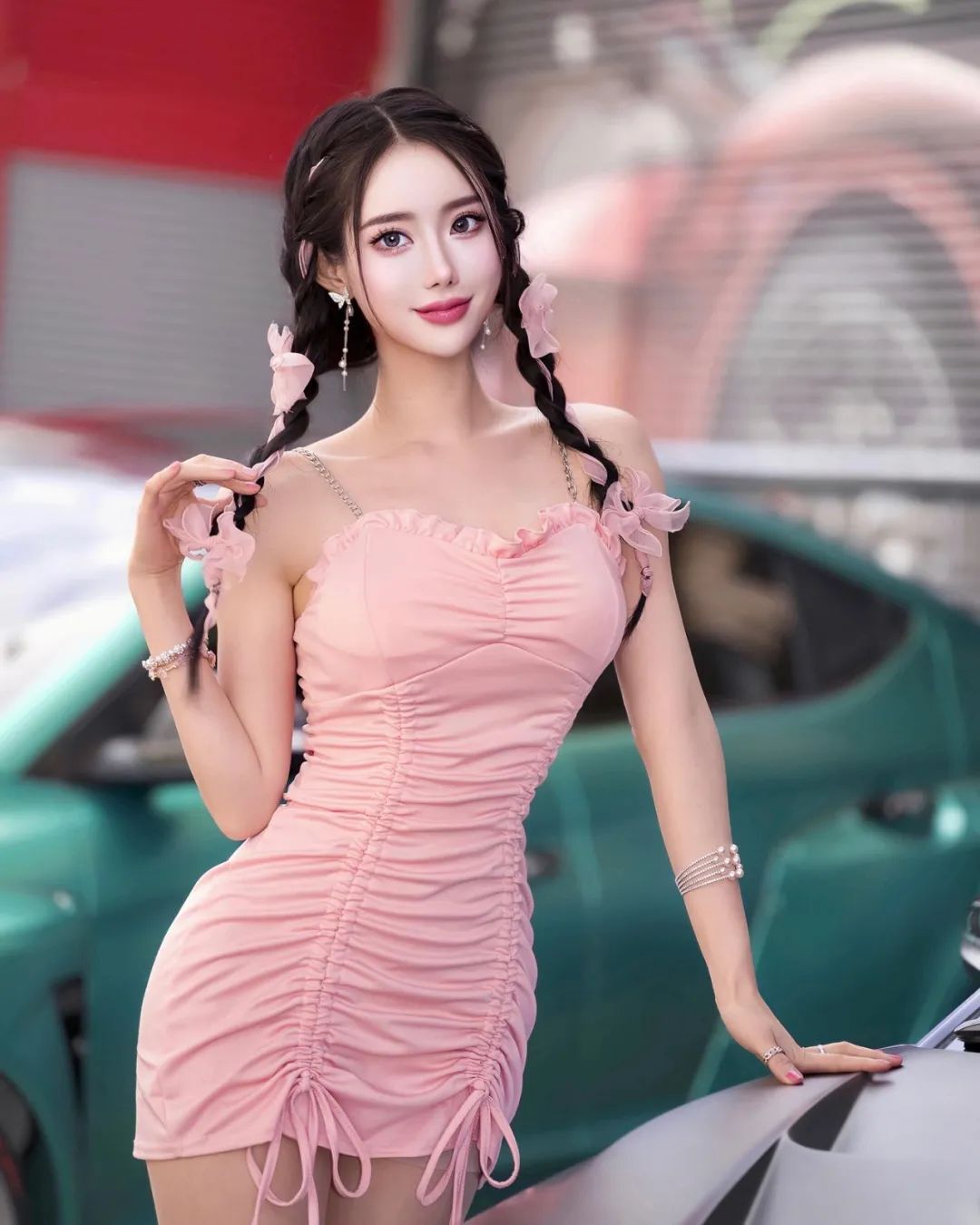 韩国车模do.vely，御姐脸漫画身材的妖艳芭比