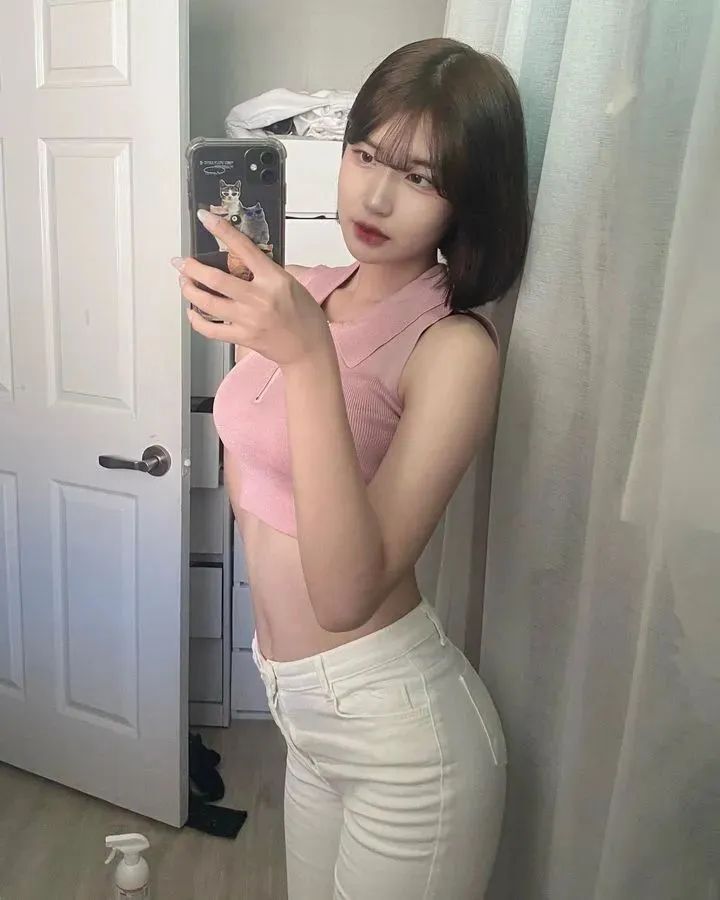 [仙女集]一双明月贴胸前，紫禁葡萄碧玉圆