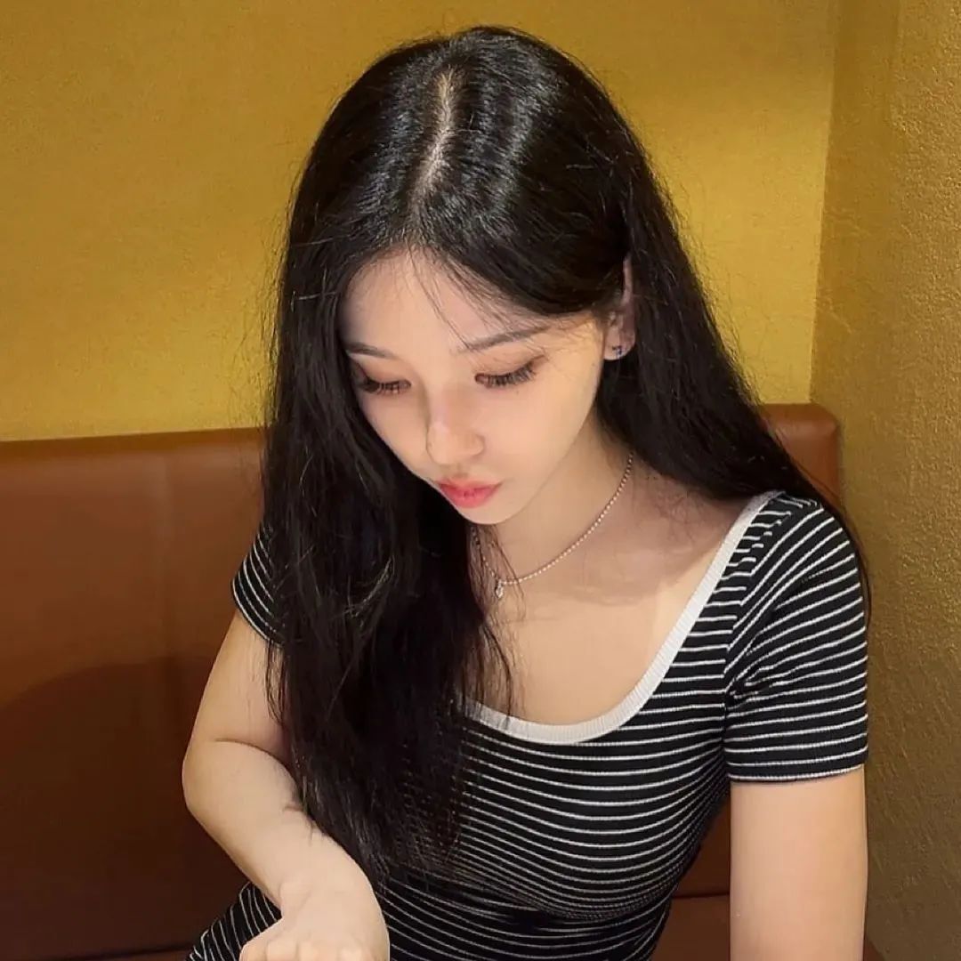 [仙女集]她腿又白又圆，像秋天莲藕