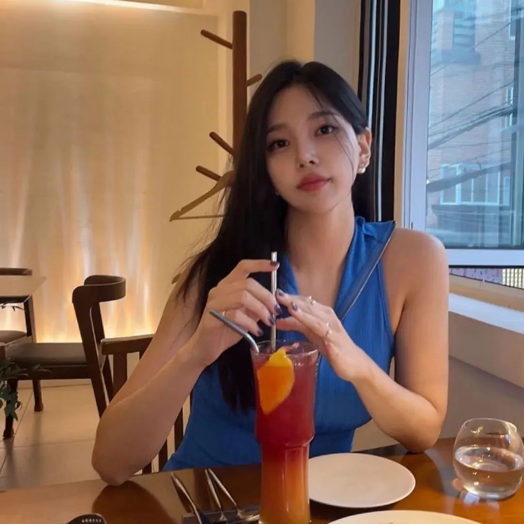 [仙女集]她腿又白又圆，像秋天莲藕