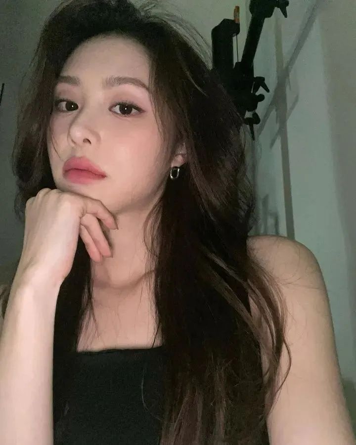 [仙女集]曲线玲珑身姿，羡慕财阀又一天