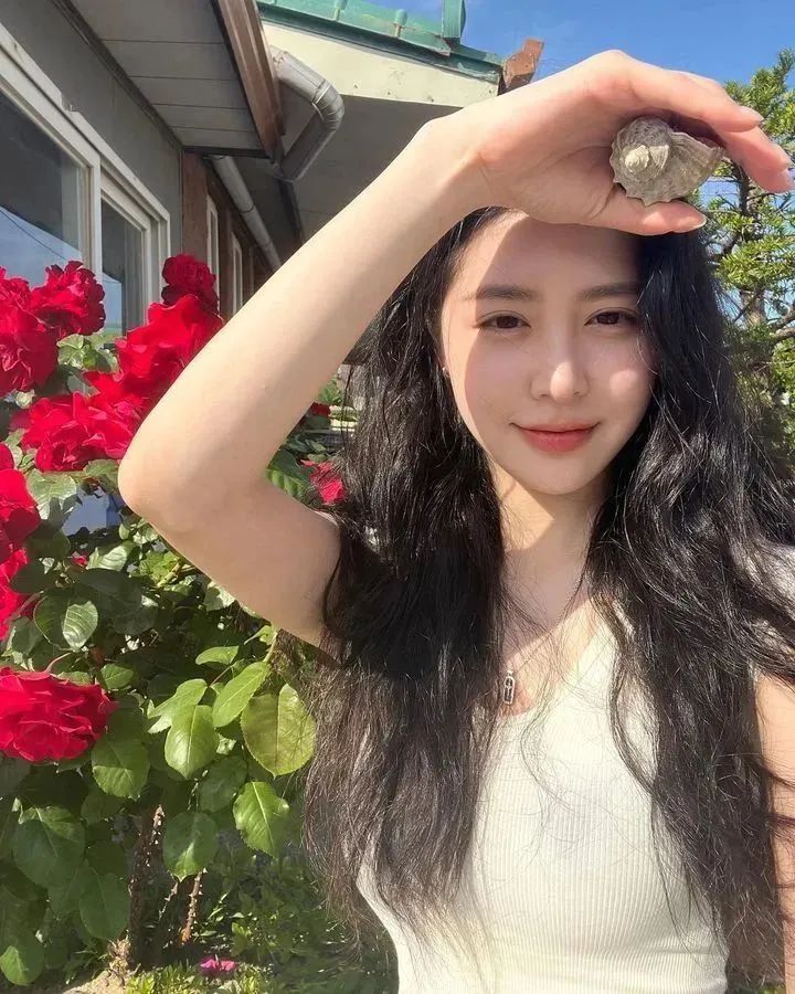 [仙女集]曲线玲珑身姿，羡慕财阀又一天