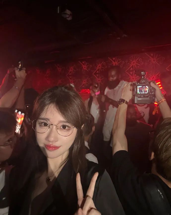 [仙女集]美女庆祝，哈登球迷，节日快乐！