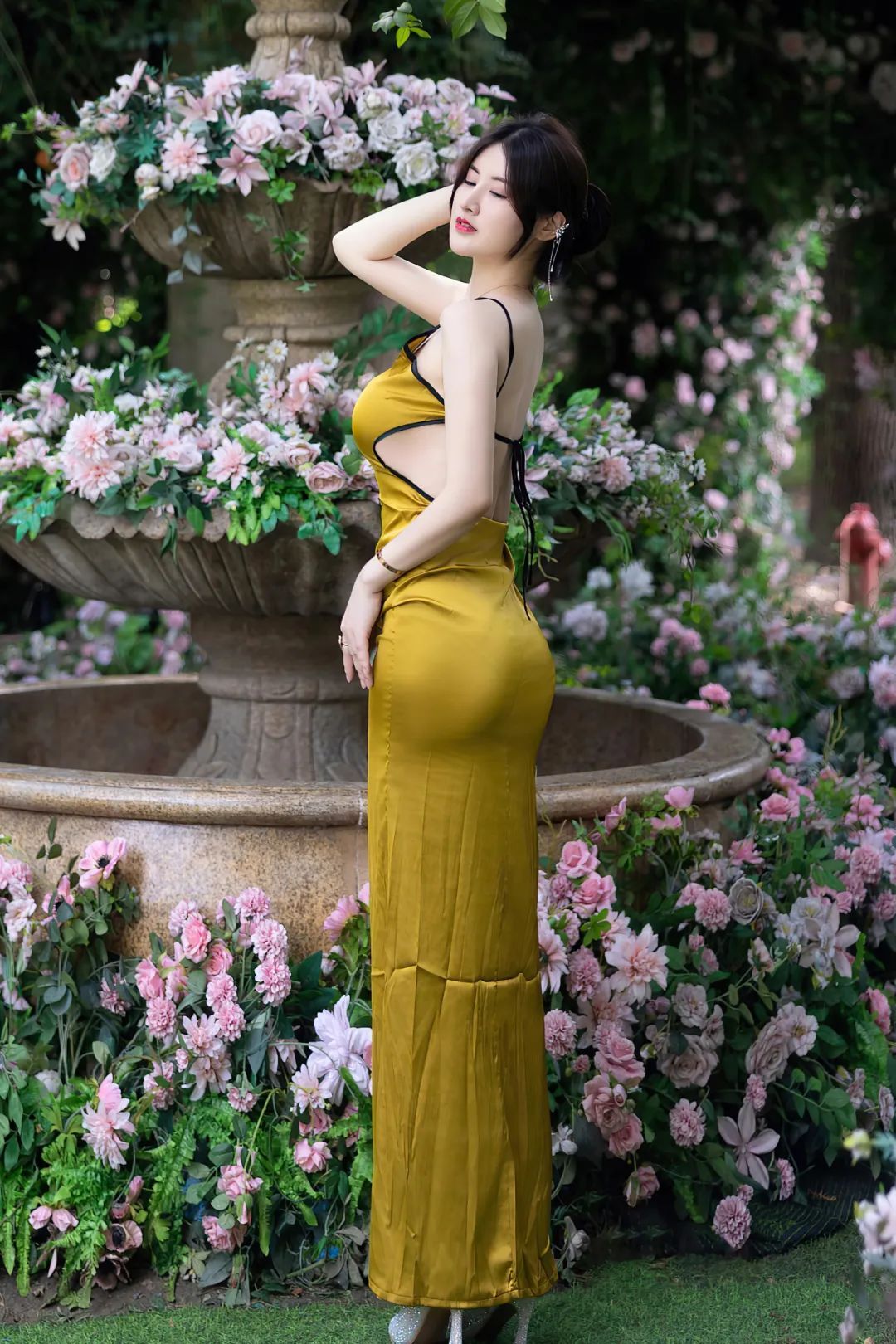 [仙女集]成熟丰满，身材曼妙，不愧是性感JK女神