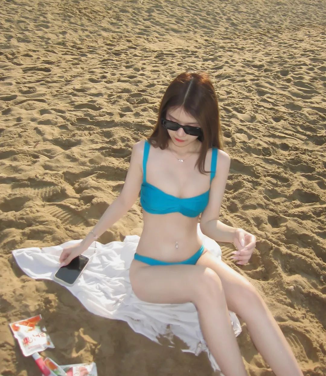 沙滩比基尼美女写真