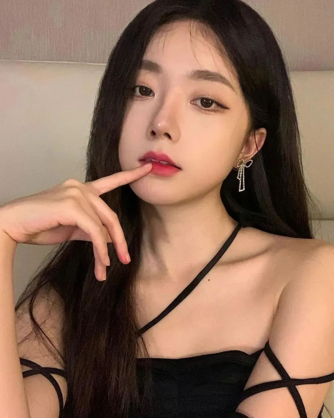张允恩，颜值和身材俱佳的“韩系”网红美女