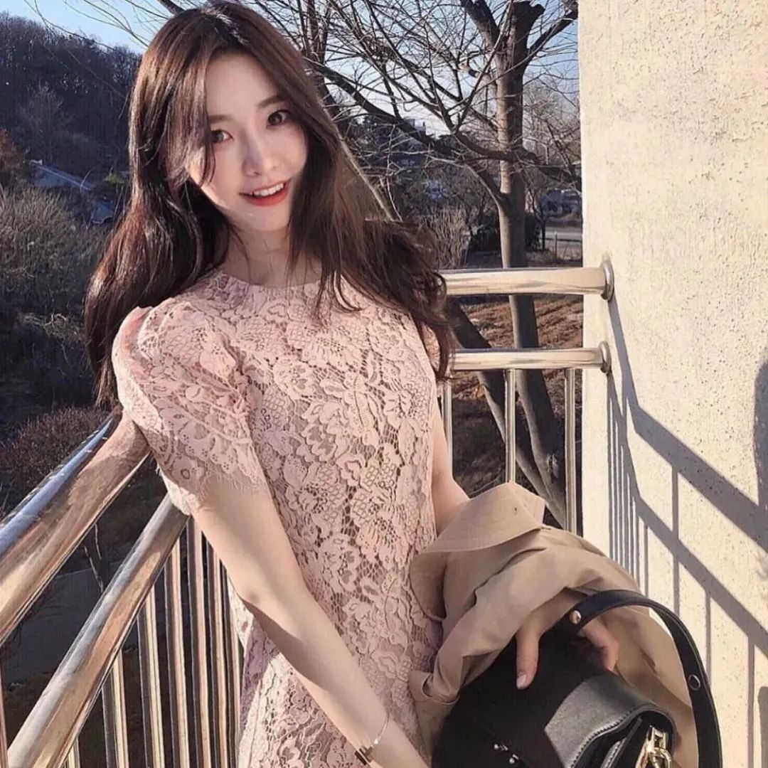美女壁纸丨韩国网红bestido，笑容甜美可人的气质女神