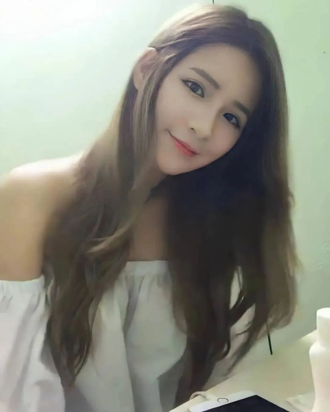 美女壁纸丨颜值出众的韩国最美CEO，高贵的气质让人感觉高不可攀
