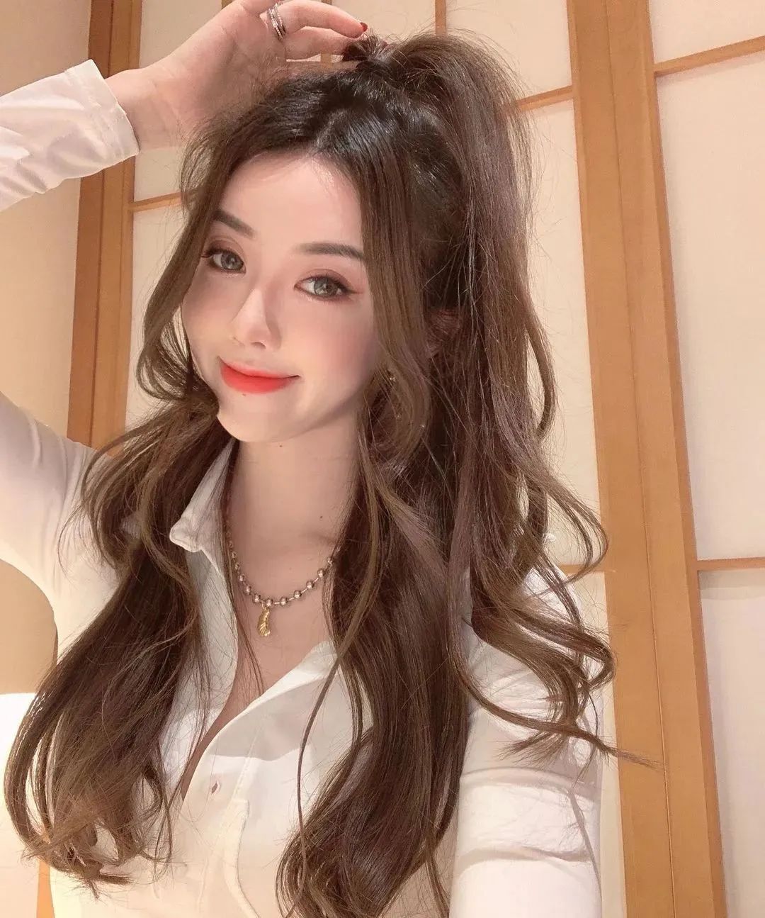 国产网红lya，颜值出众的气质女神