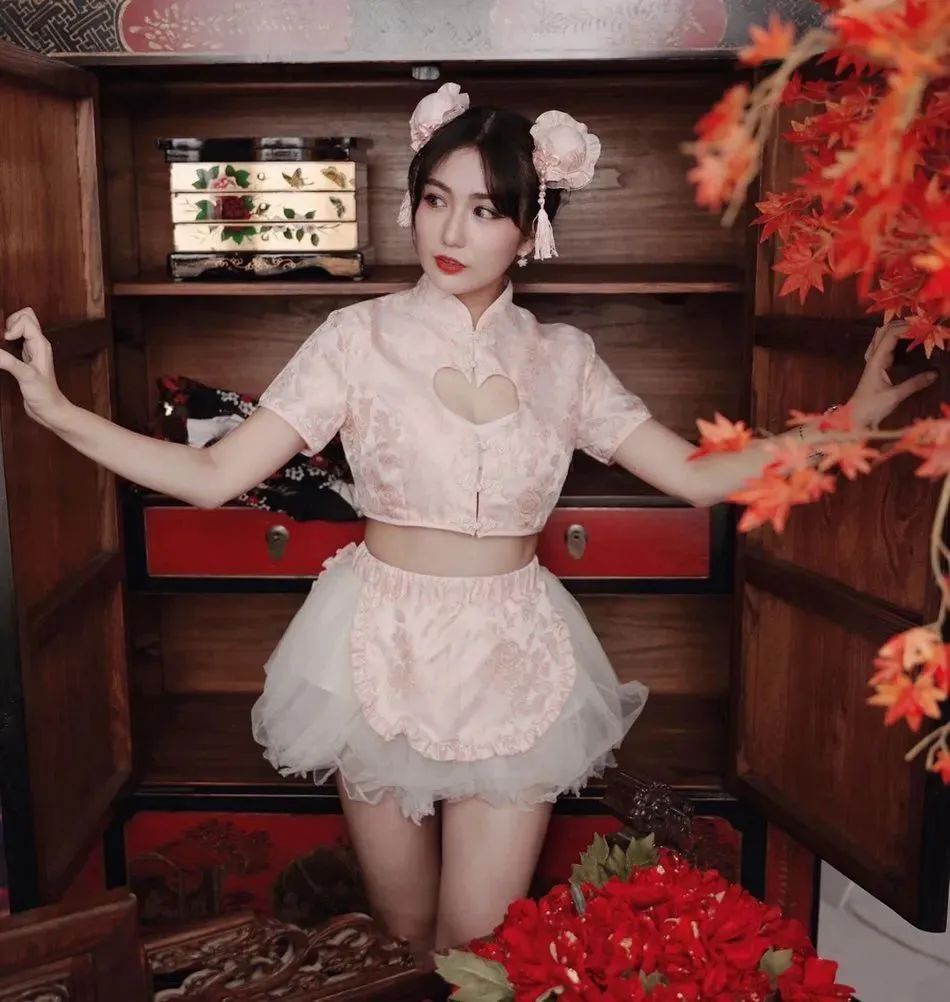 吴彩冞，甜美又可爱的啦啦队女神