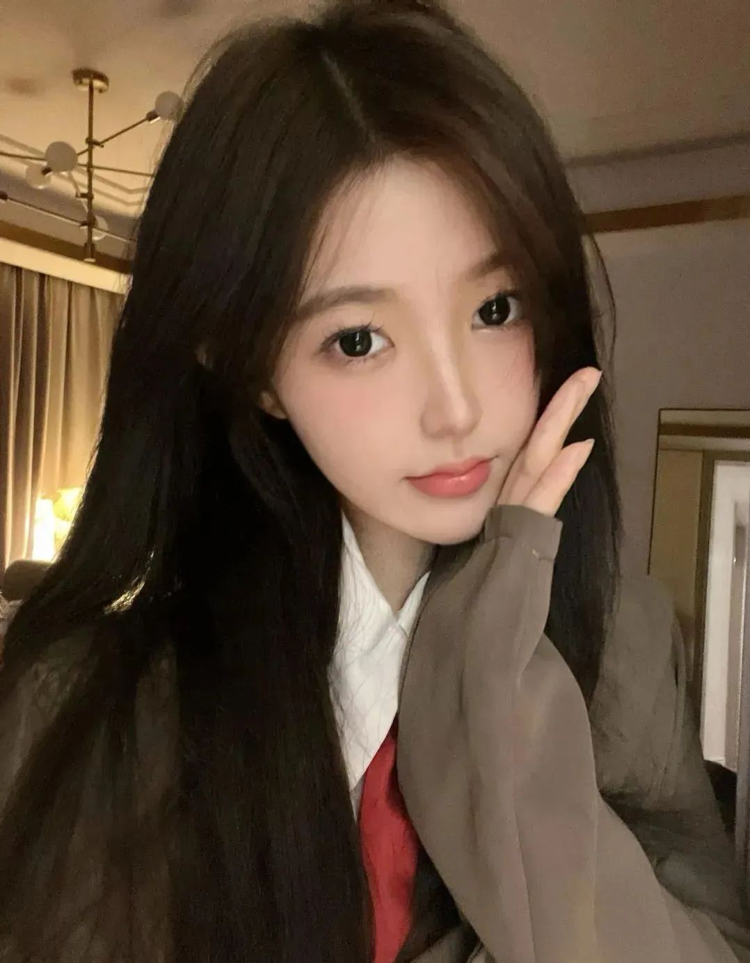 北影校花邓子怡，甜美迷人的00后小美女