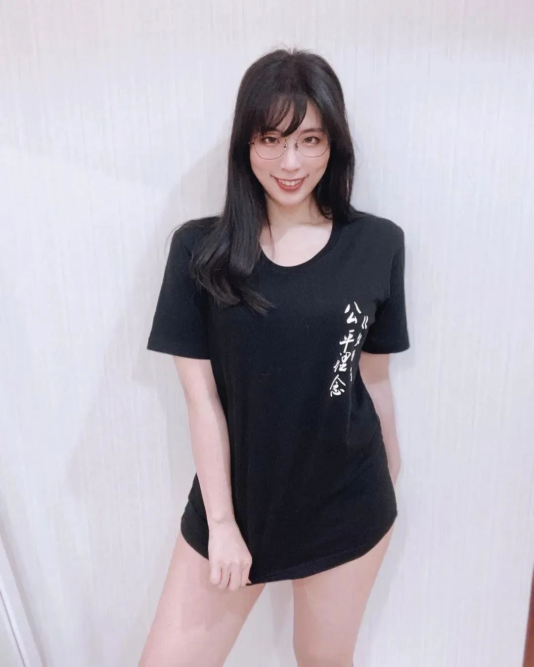 台湾网红小墨，才貌双全的美女主播