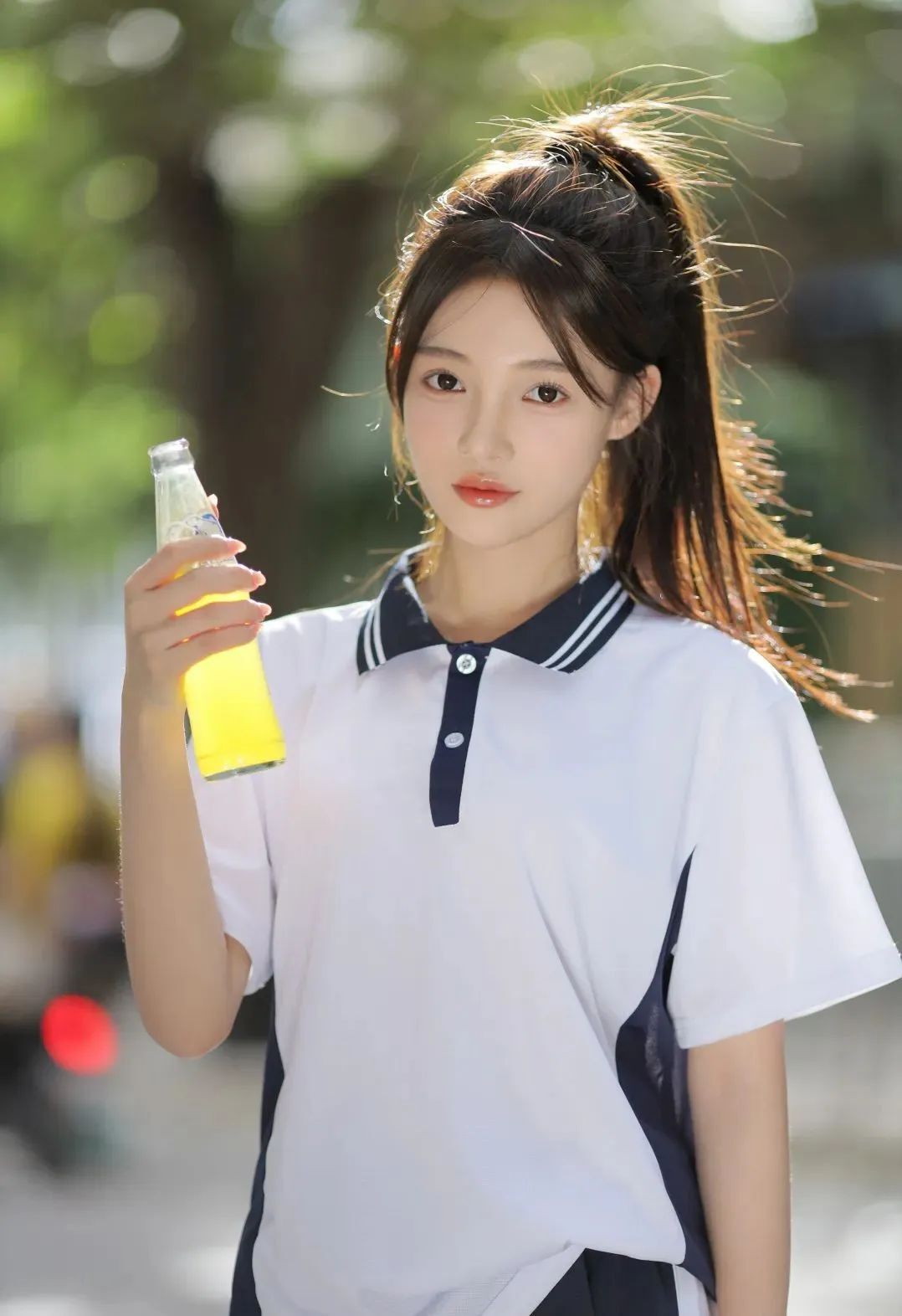 王小小，人美声甜的乐坛新星