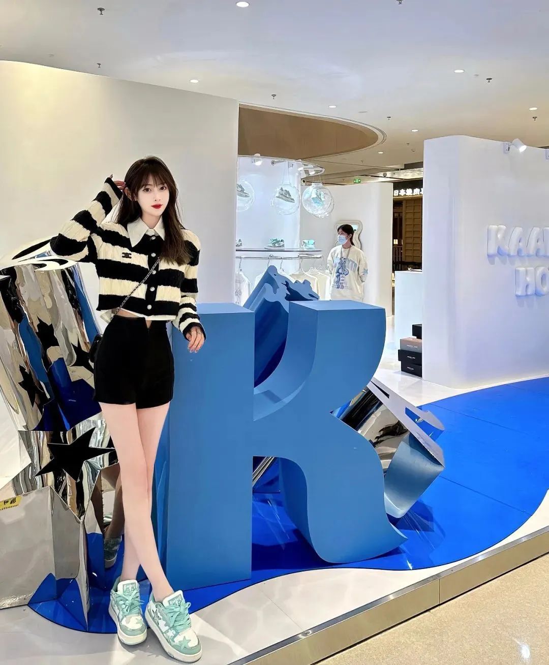 国产网红冰儿，甜美可爱的气质女神