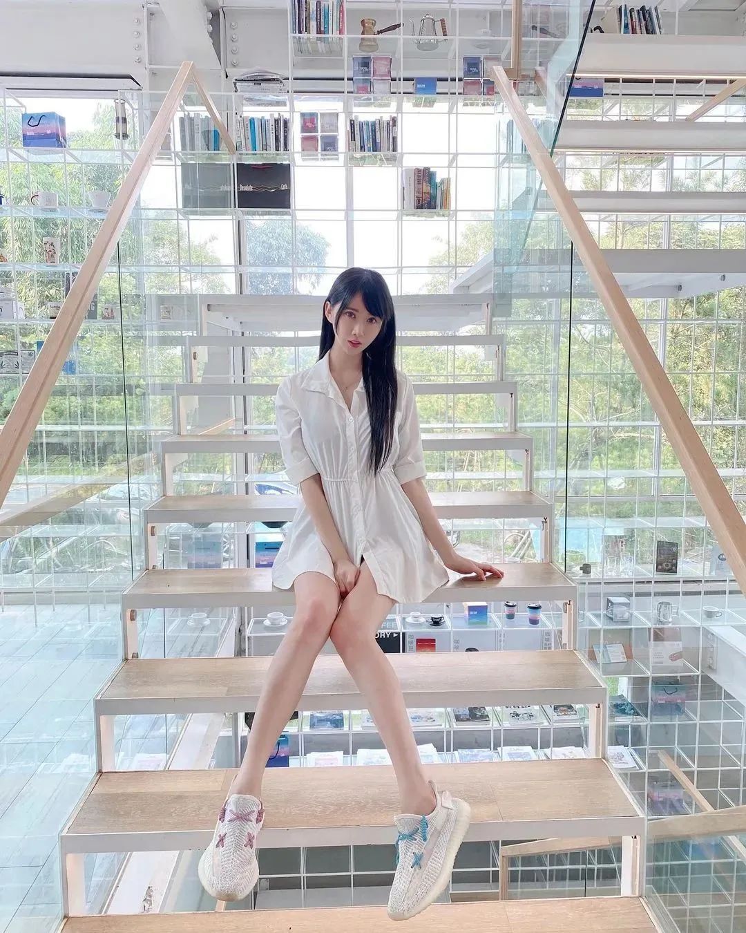 台湾网红蕾儿，辣度指数爆表的气质女神