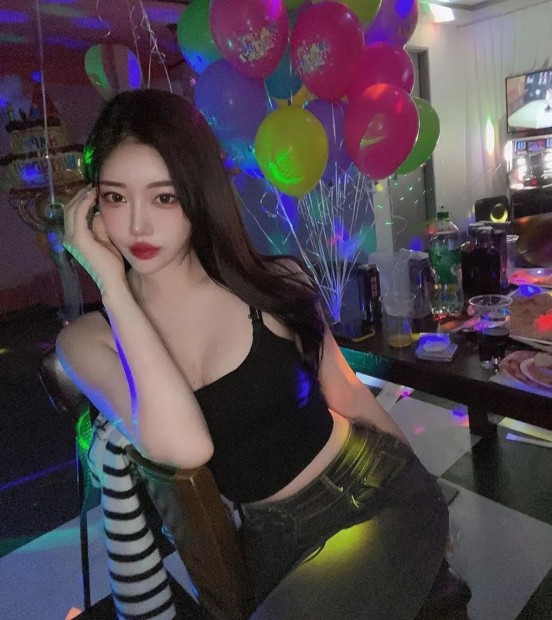 韩国网红suzy，性感火辣的气质女神