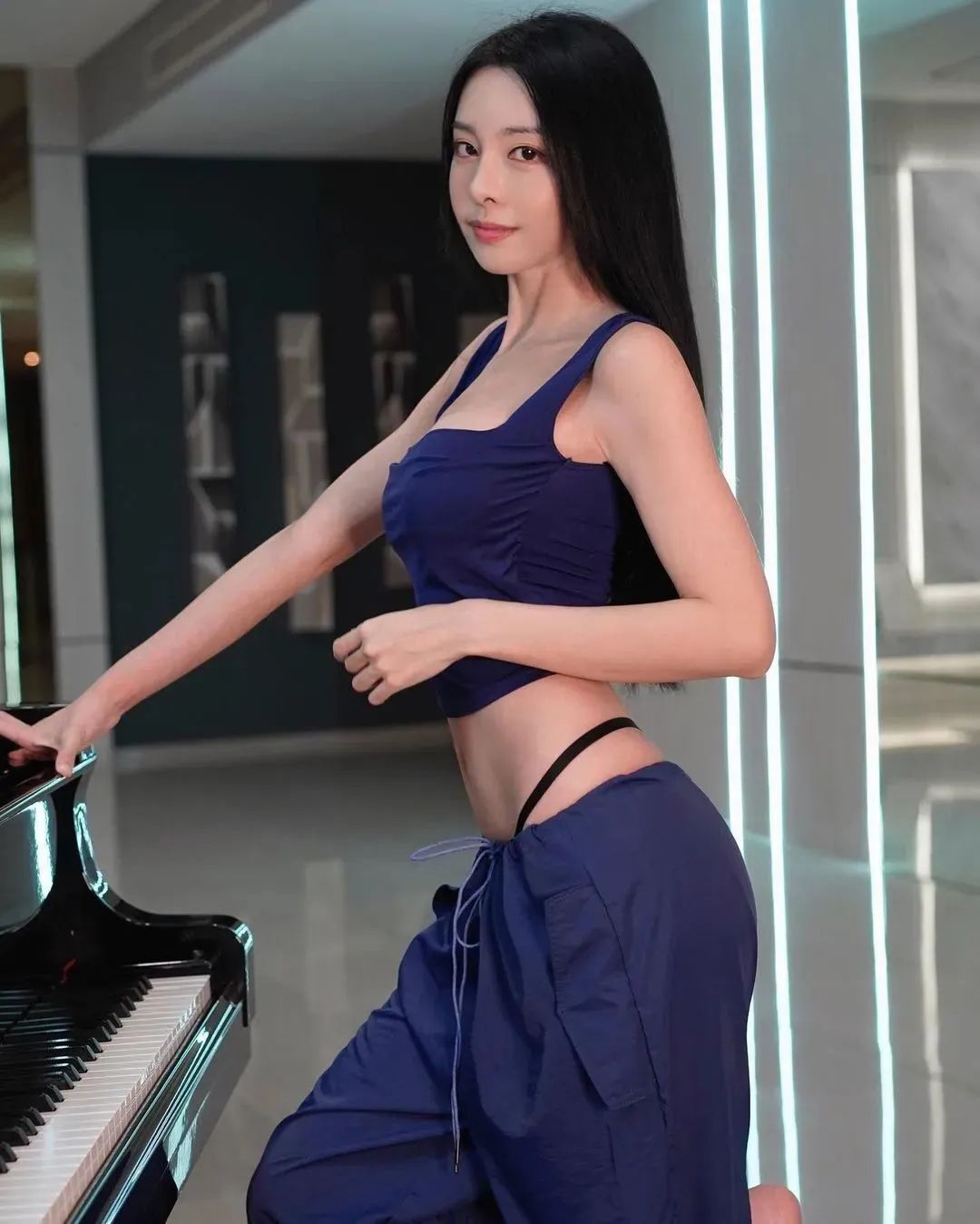 马来西亚网红李元玲，集甜美与性感于一身的钢琴女神