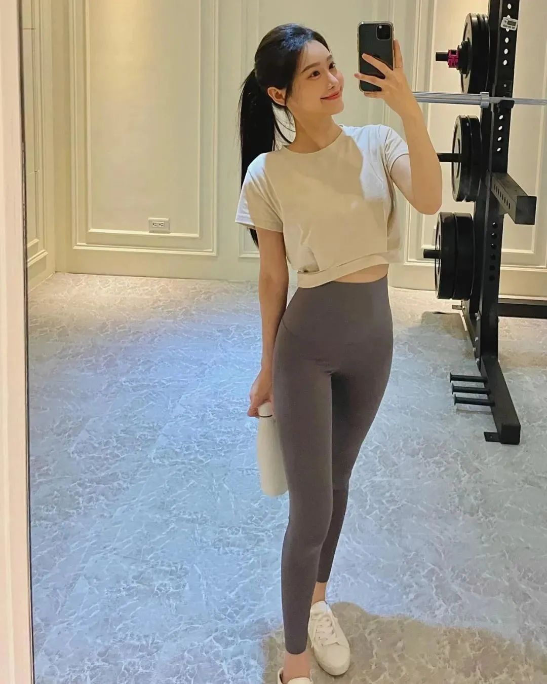 台湾初代网红陈玟予，甜美可人的气质女神