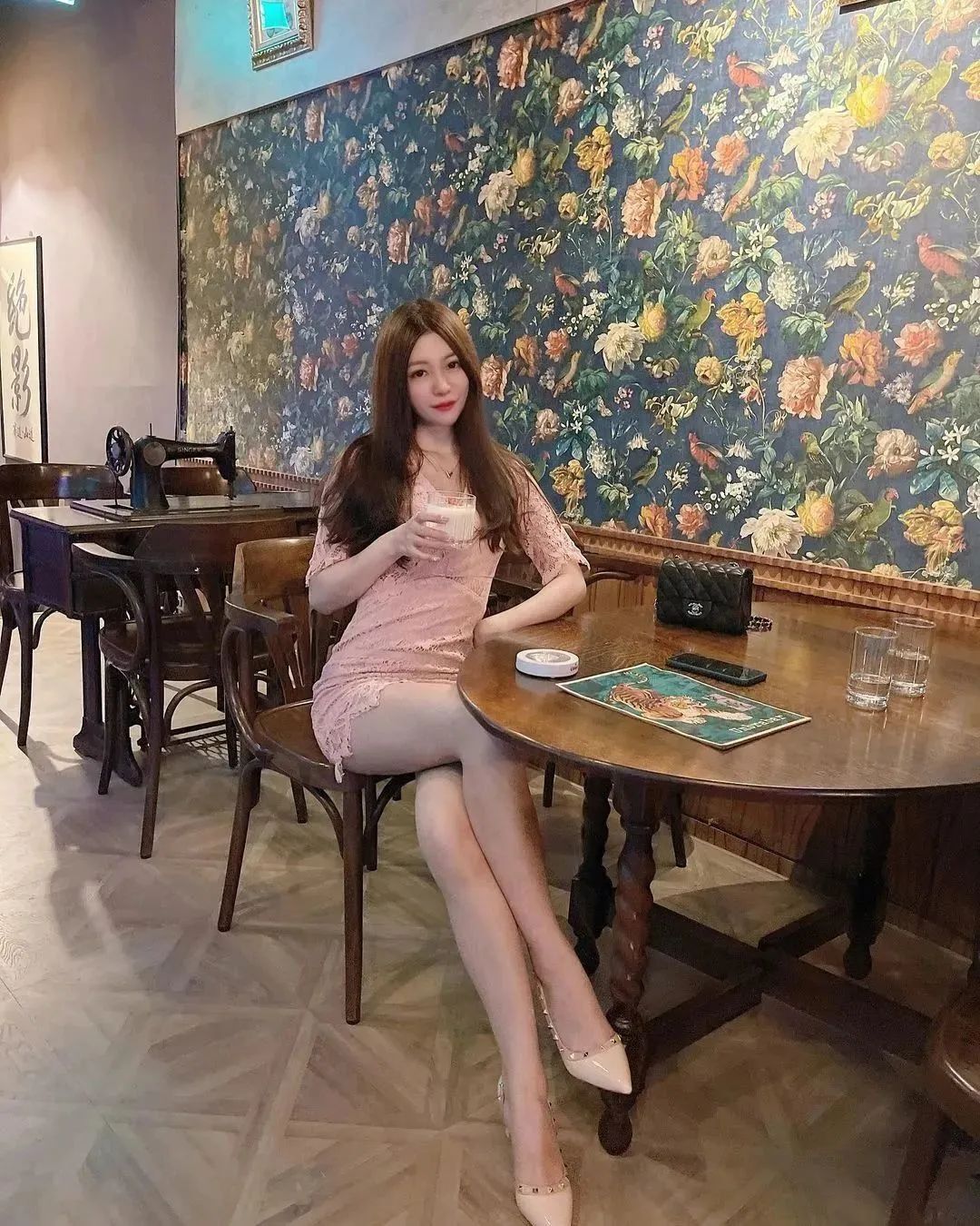 国产网红Vanessa，甜美又性感的气质女神