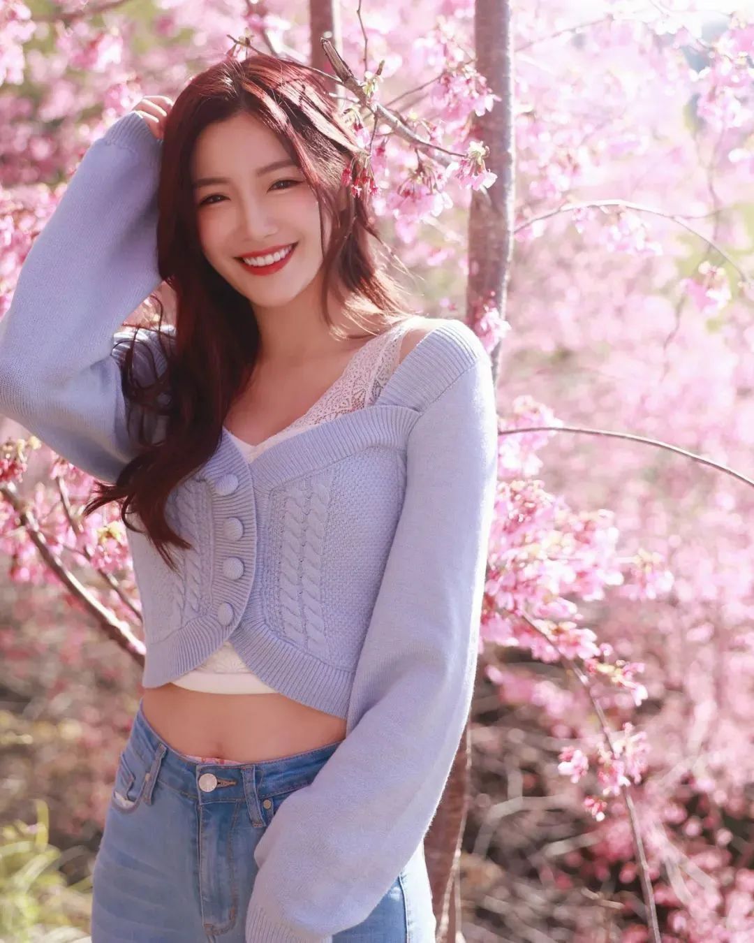 台湾网红李恩菲，甜美迷人的啦啦队女神