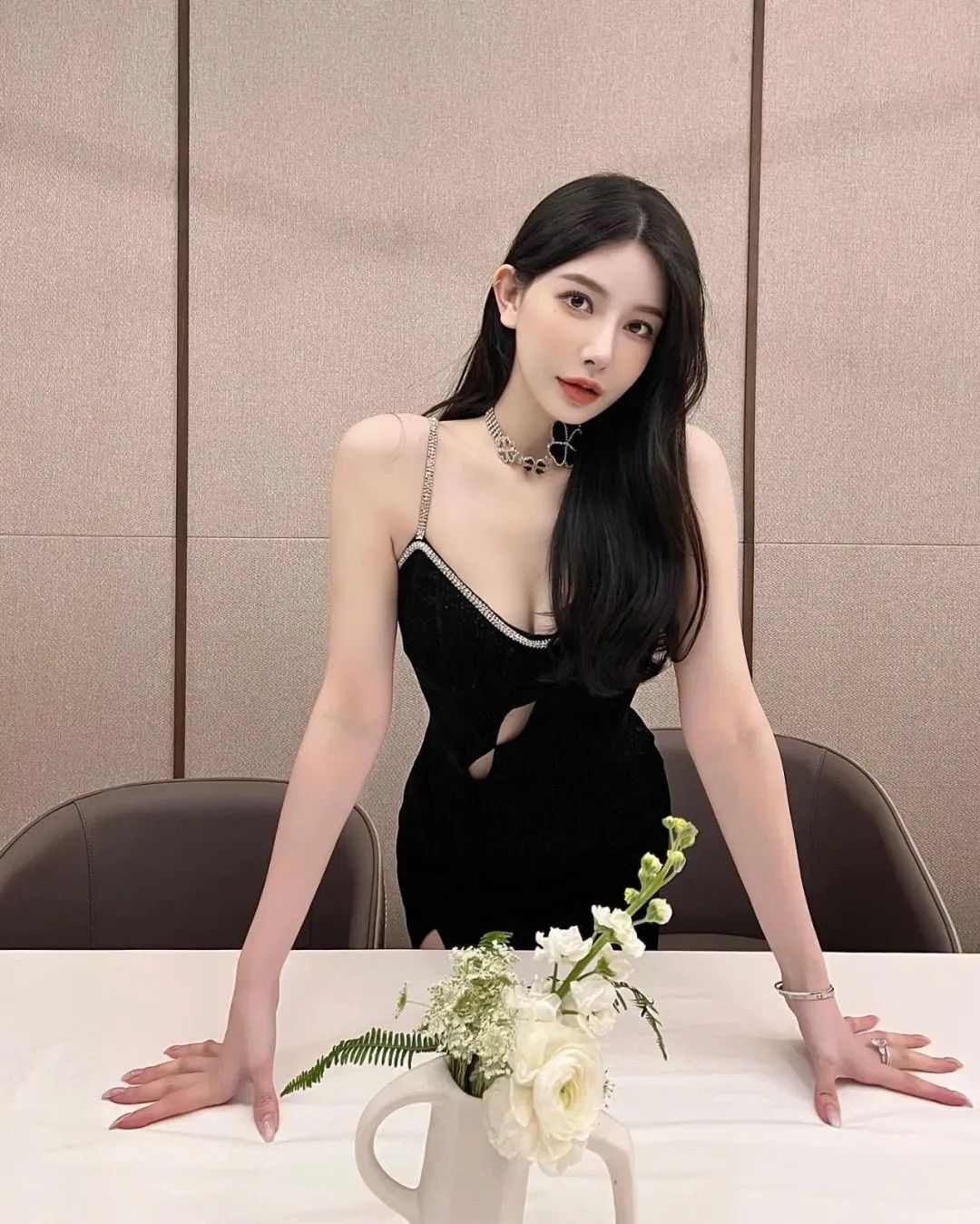 国产网红olivia，甜美迷人的她，是多少人心目中的完美型女友