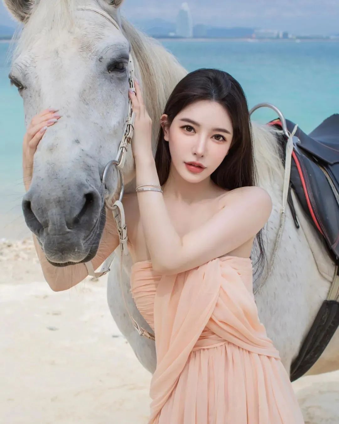 国产网红olivia，甜美迷人的她，是多少人心目中的完美型女友