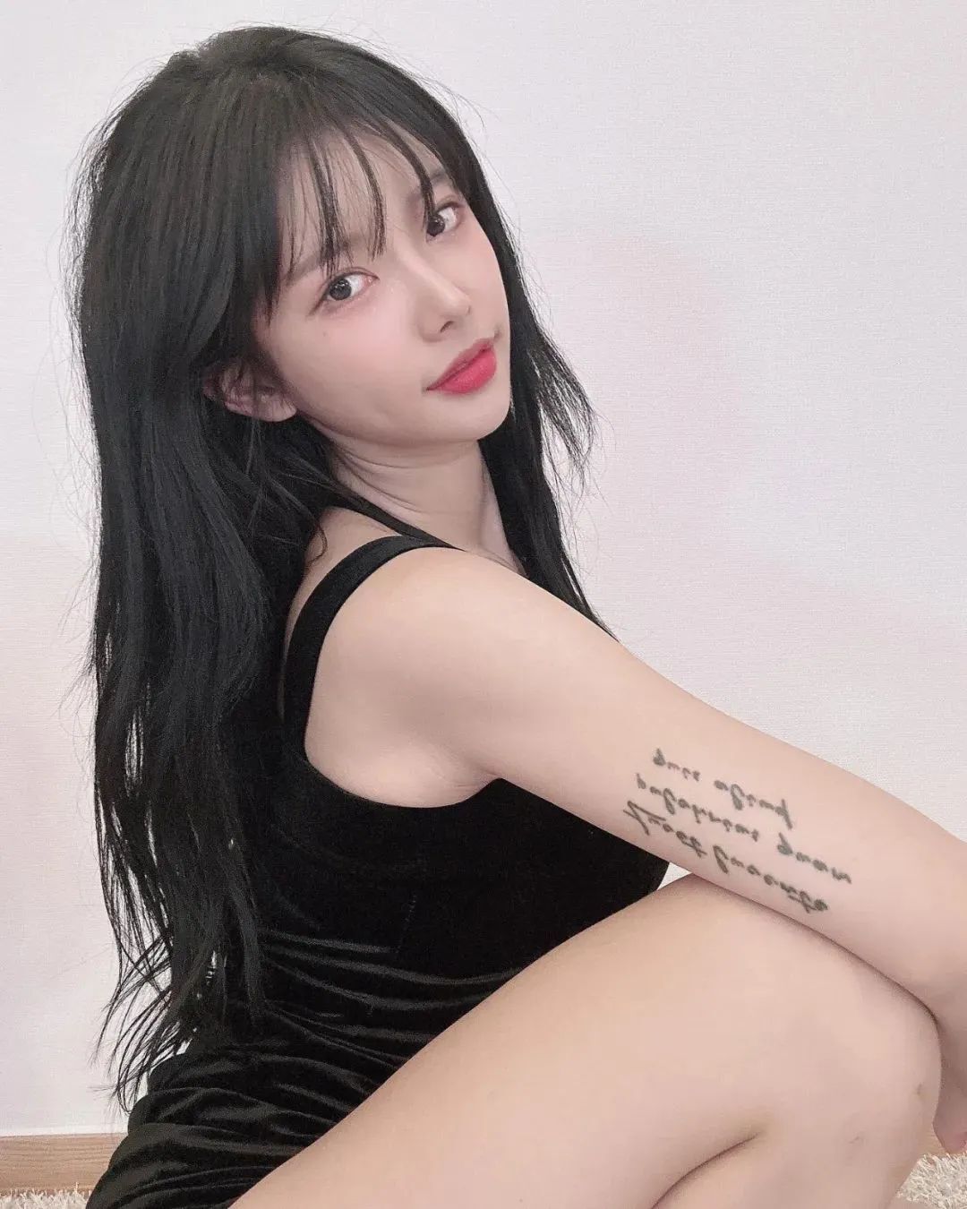 韩国网红主播恩优花,甜美又性感的气质女神