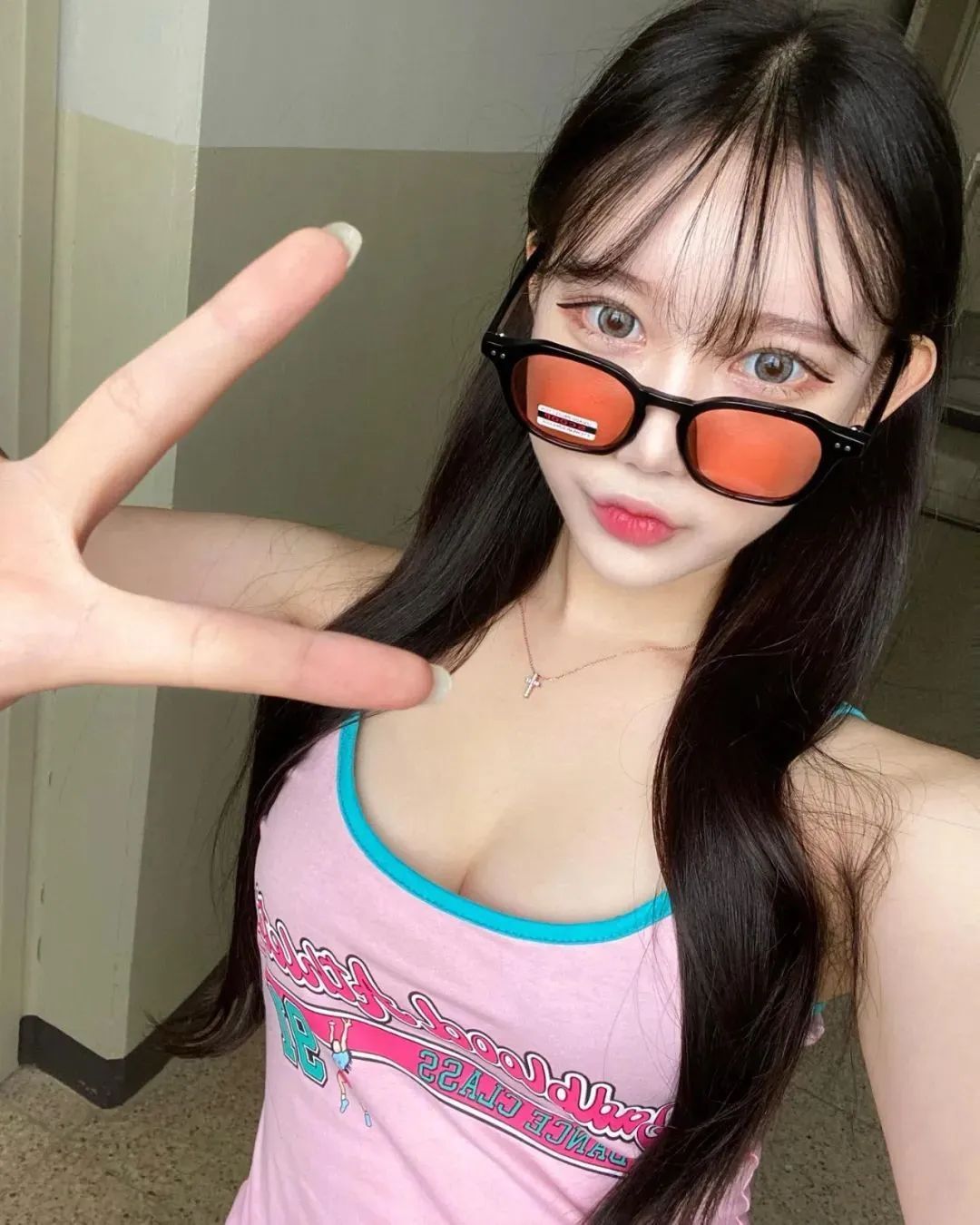 韩国网红uua,甜美又性感的气质女神