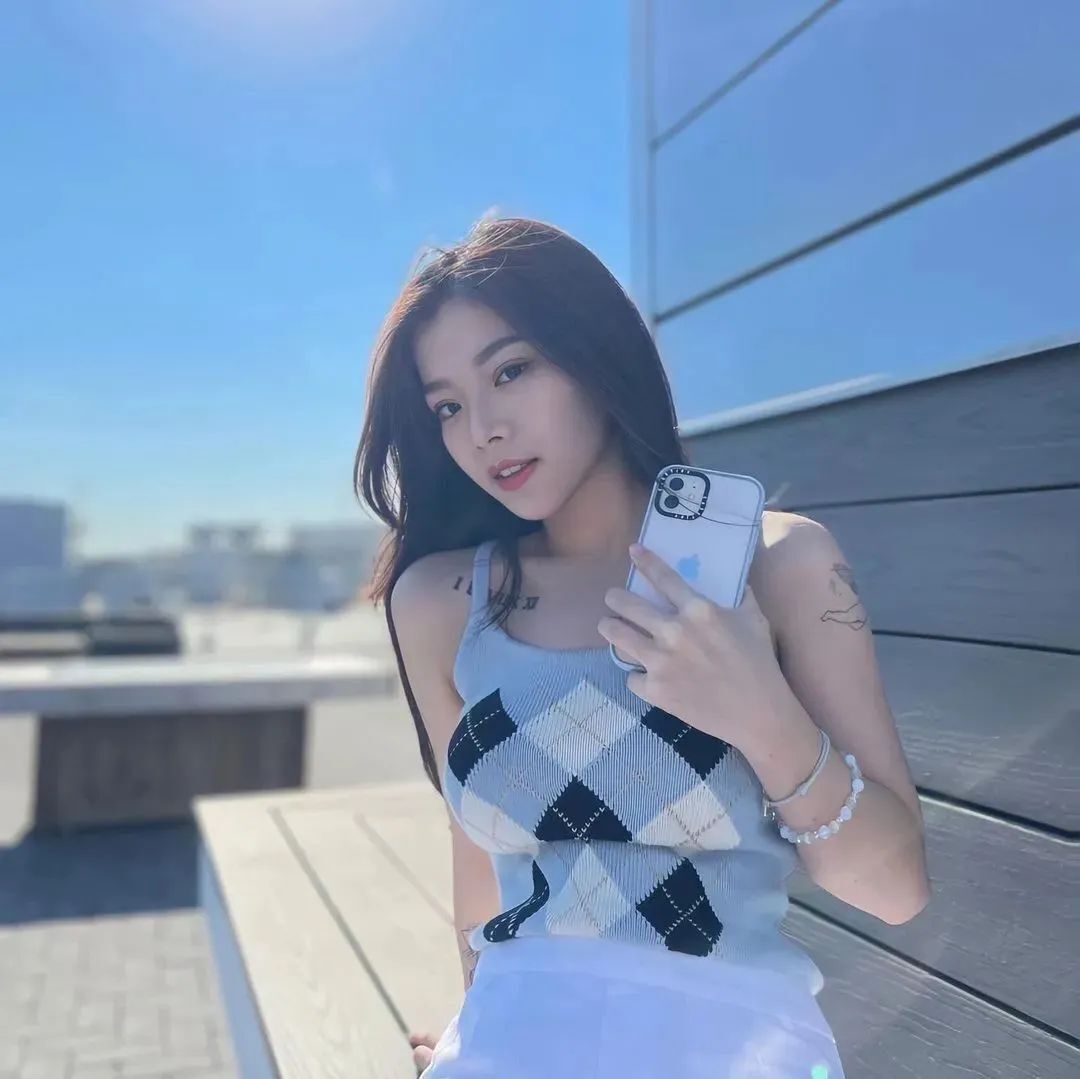 台湾网红Joyce，颜值出众的“微胖型”女神