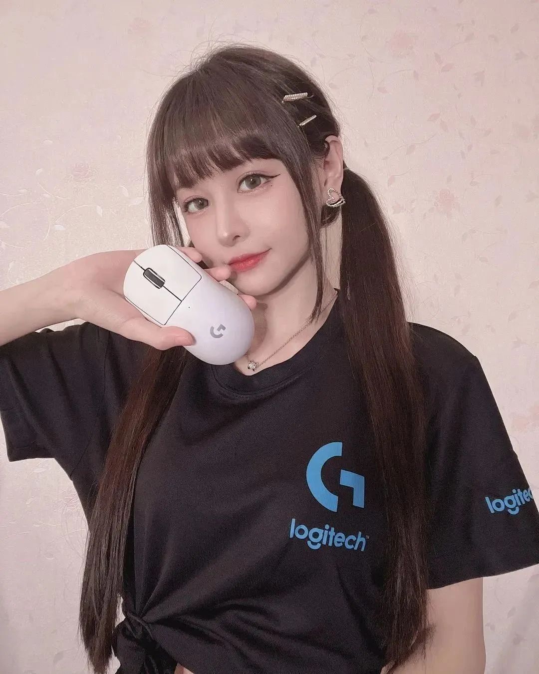 台湾网红王依渟，甜美迷人的气质女神