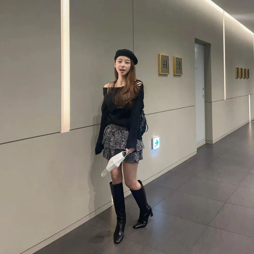 韩国网红允珠，拥有清纯可爱甜美风格的服装品牌老板娘