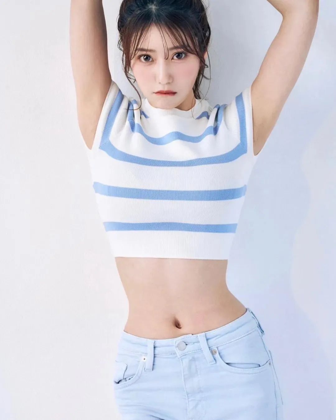 日本网红阿部夏树，拥有顶级梨型身材的绝美模特