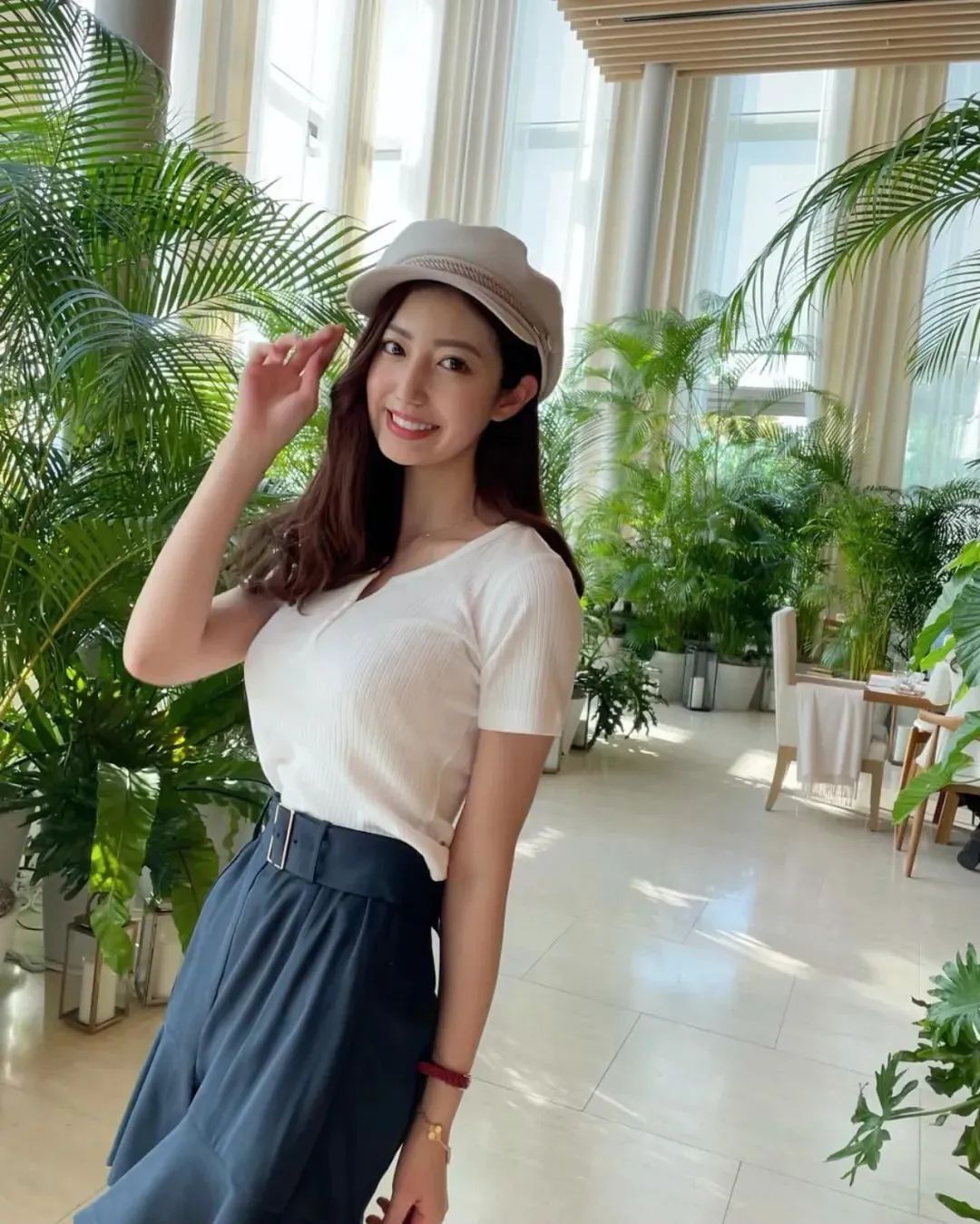 日本网红阿部夏树，拥有顶级梨型身材的绝美模特