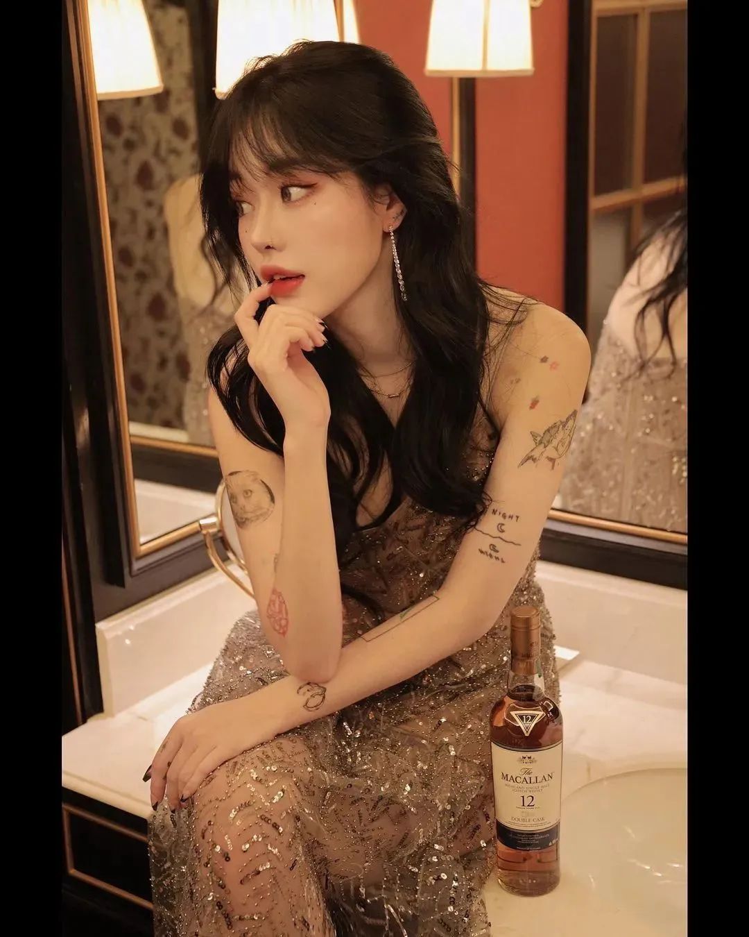 韩国网红hyeji，五官精致且韵味十足的时尚美女