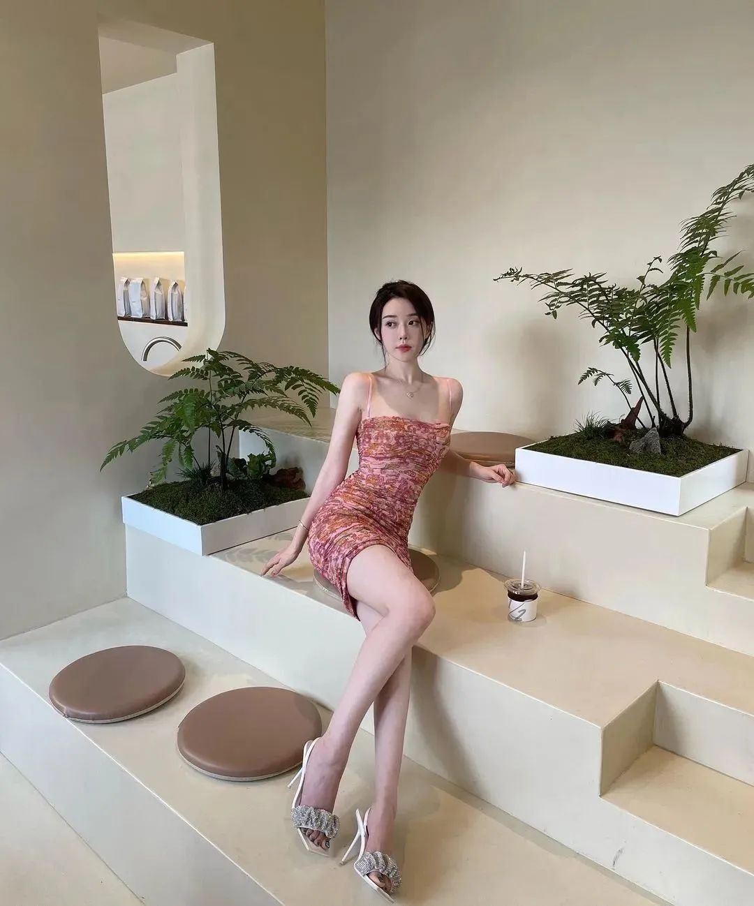 国产网红美女lya，拥高贵名媛气质的“白富美”女神