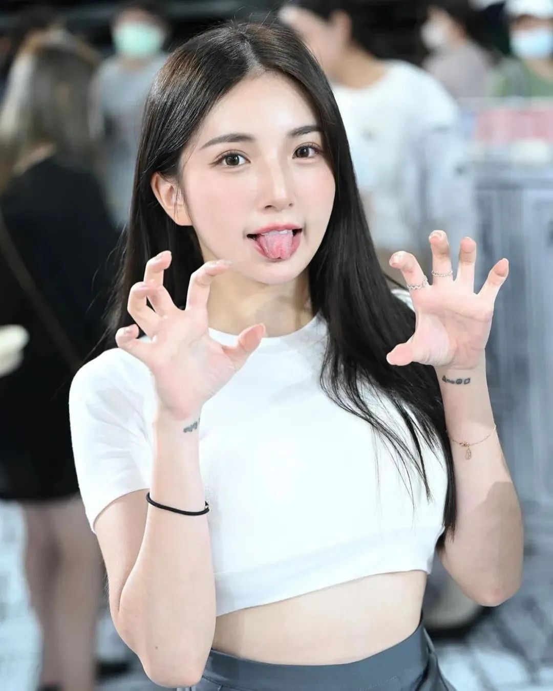 台湾网红 | 葳葳