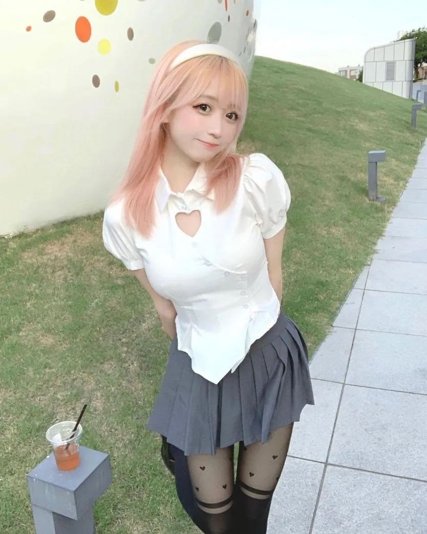 国产顶级网红美女，清纯又可爱的甜美系女神