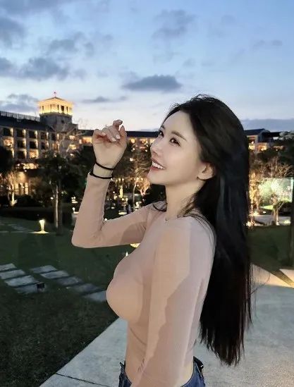 台湾网红 | 甜美又性感的啦啦队女神