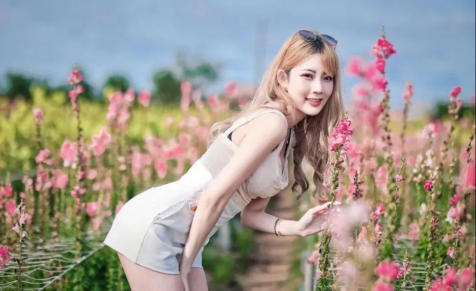 台湾网红 | kumatan，甜美又性感的颜值系女神