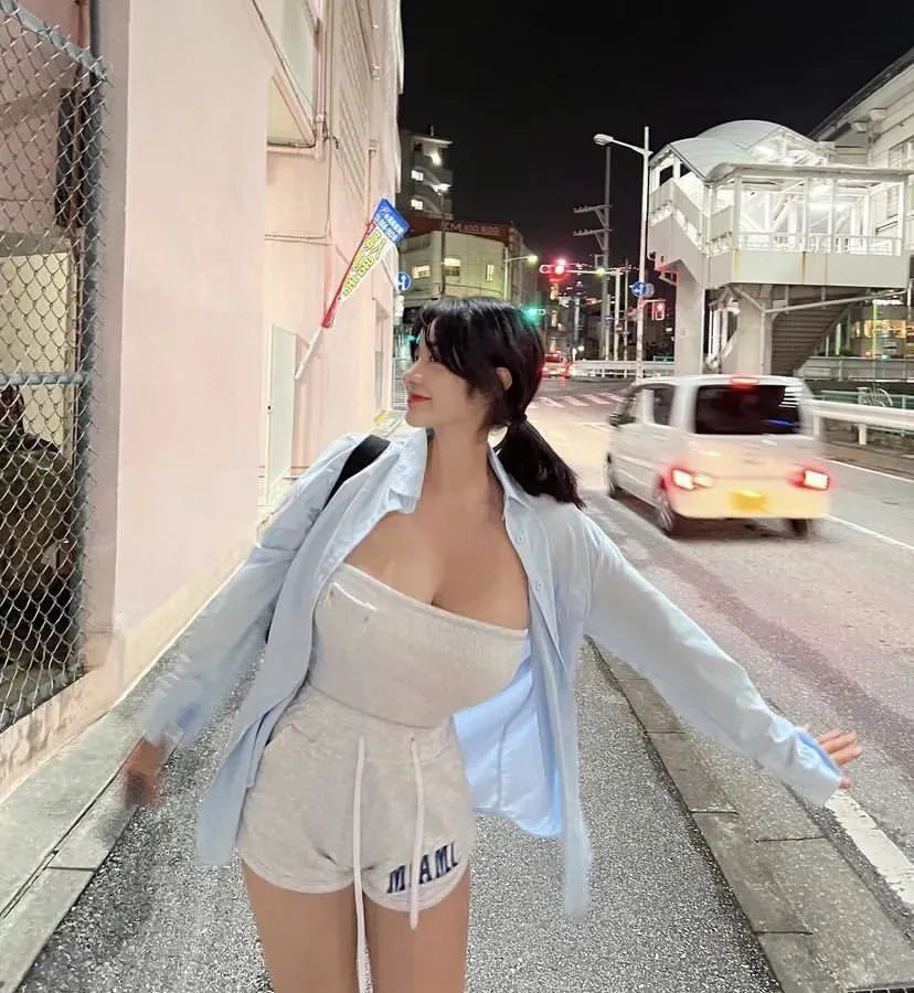 韩国网红tashayoung，辣度指数爆表的美女模特