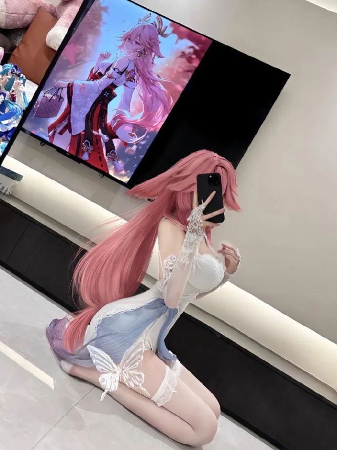 原神cos：皮鞭+制服，OL雷神果然御！丽莎巫女装，兔女郎甘雨涩气拉满！
